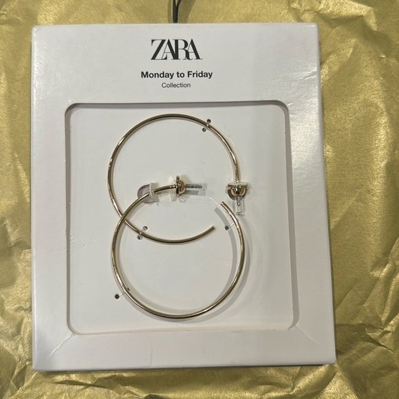 Zara gold hoop earrings NWT ✨✨🔥🔥🔥 - Picture 1 of 2